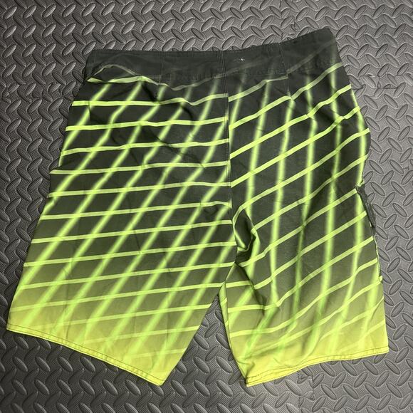 Hang Ten Men’s Large Swim trunks - Picture 3 of 3